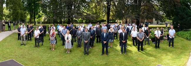 Podelitev Jabolka navdiha 15.7.2020 Skupinska fotografija